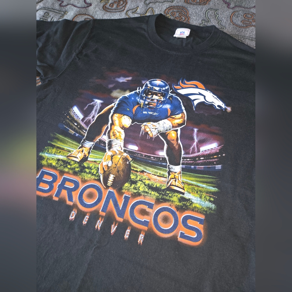 VINTAGE Denver Broncos Shirt NEW Men’s Size L - NFL Monster Big Print